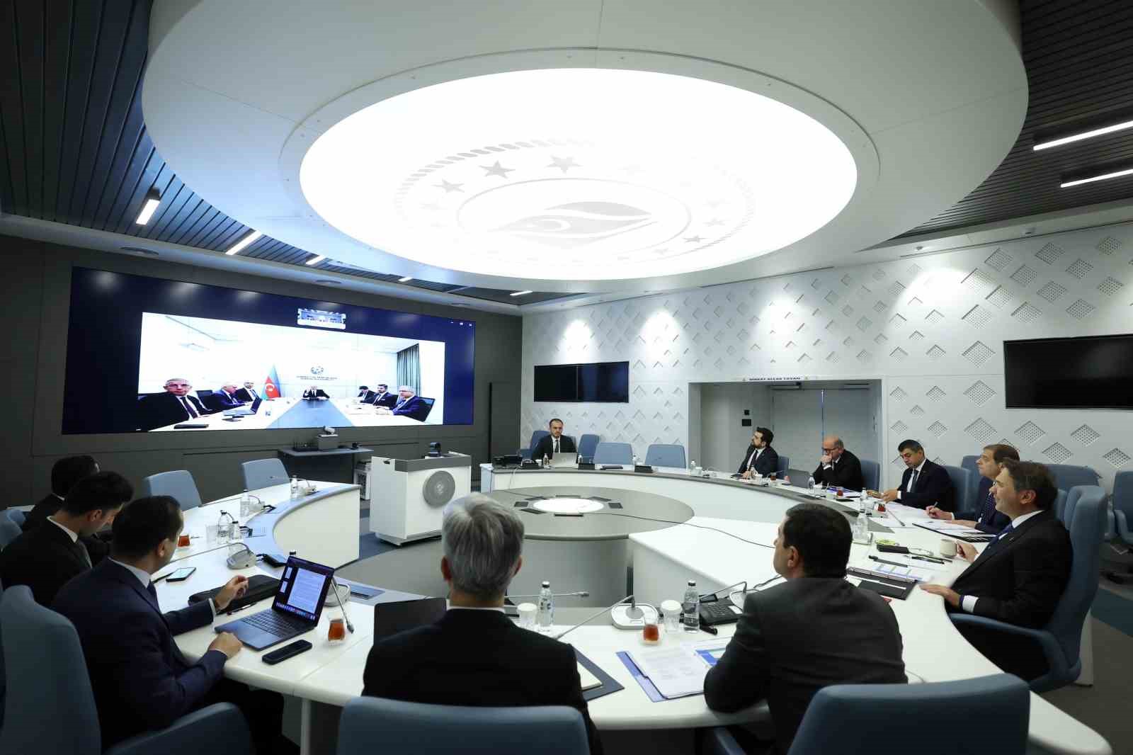 Bakan Bayraktar, Azerbaycan Enerji Bakanı Şahbazov ile elektrik iş birliğini görüştü