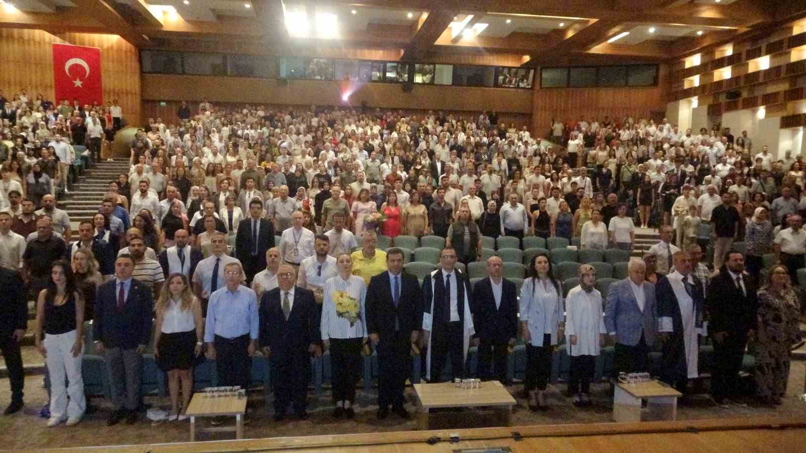 MSKÜ Tıp Fakültesi’nde 187 genç hekim şifa dağıtmak için yola çıktı