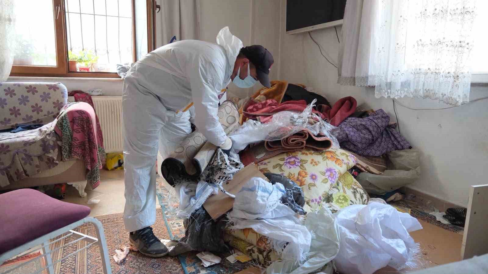 Yıldırım’da çöp ev temizlendi, 5 ton çöp çıktı