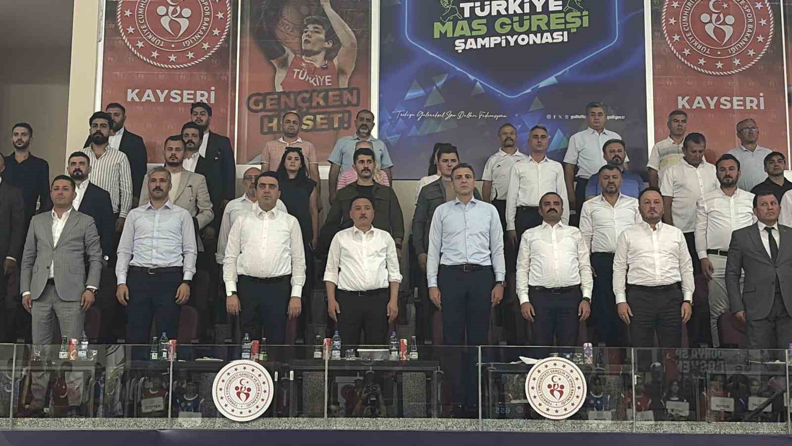 Minikler ve Yıldızlar Mas Güreşi Türkiye Şampiyonası Kayseri’de başladı