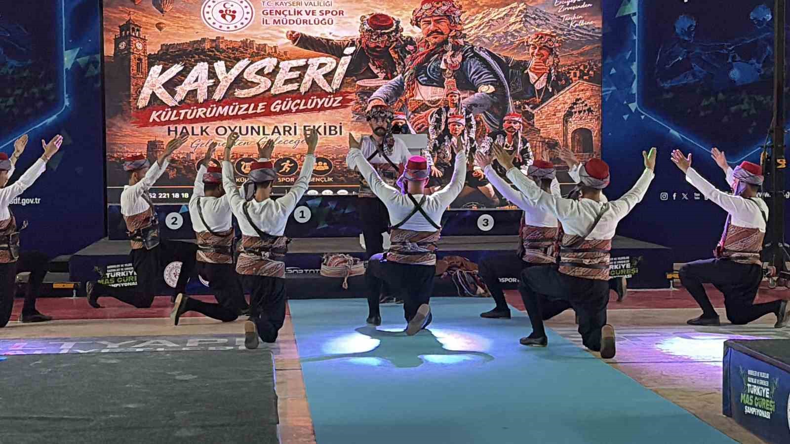Minikler ve Yıldızlar Mas Güreşi Türkiye Şampiyonası Kayseri’de başladı