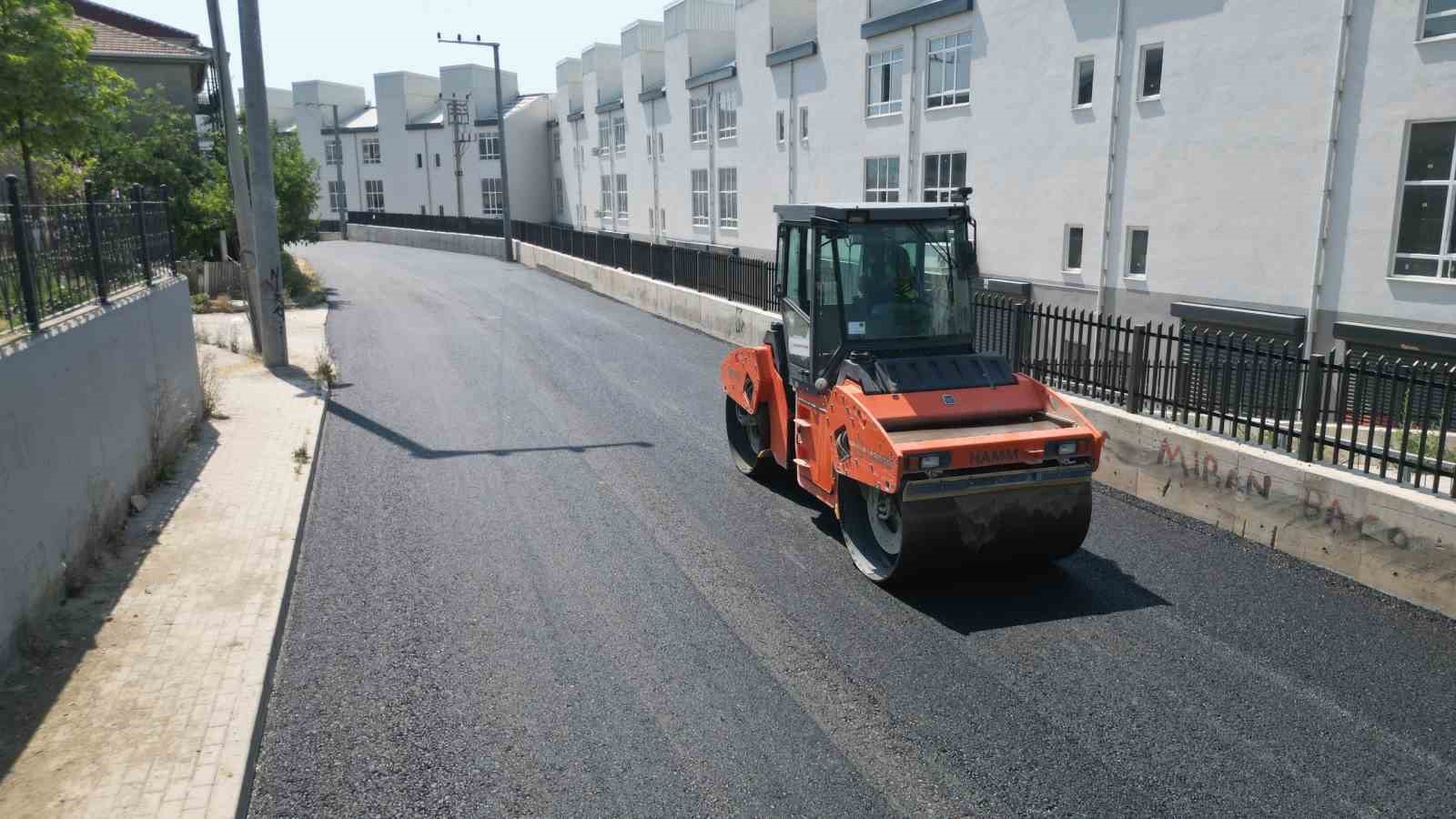 İnegöl’de Zambak Caddesi yenileniyor