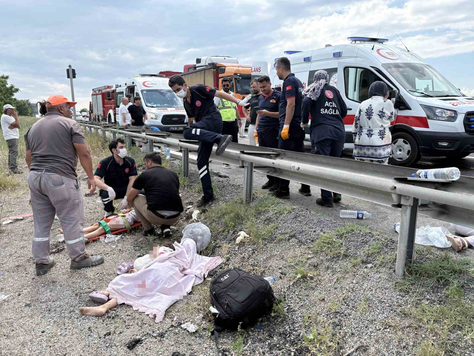 Kemikli Rampaları’nda feci kaza: 1 ölü, 8 yaralı