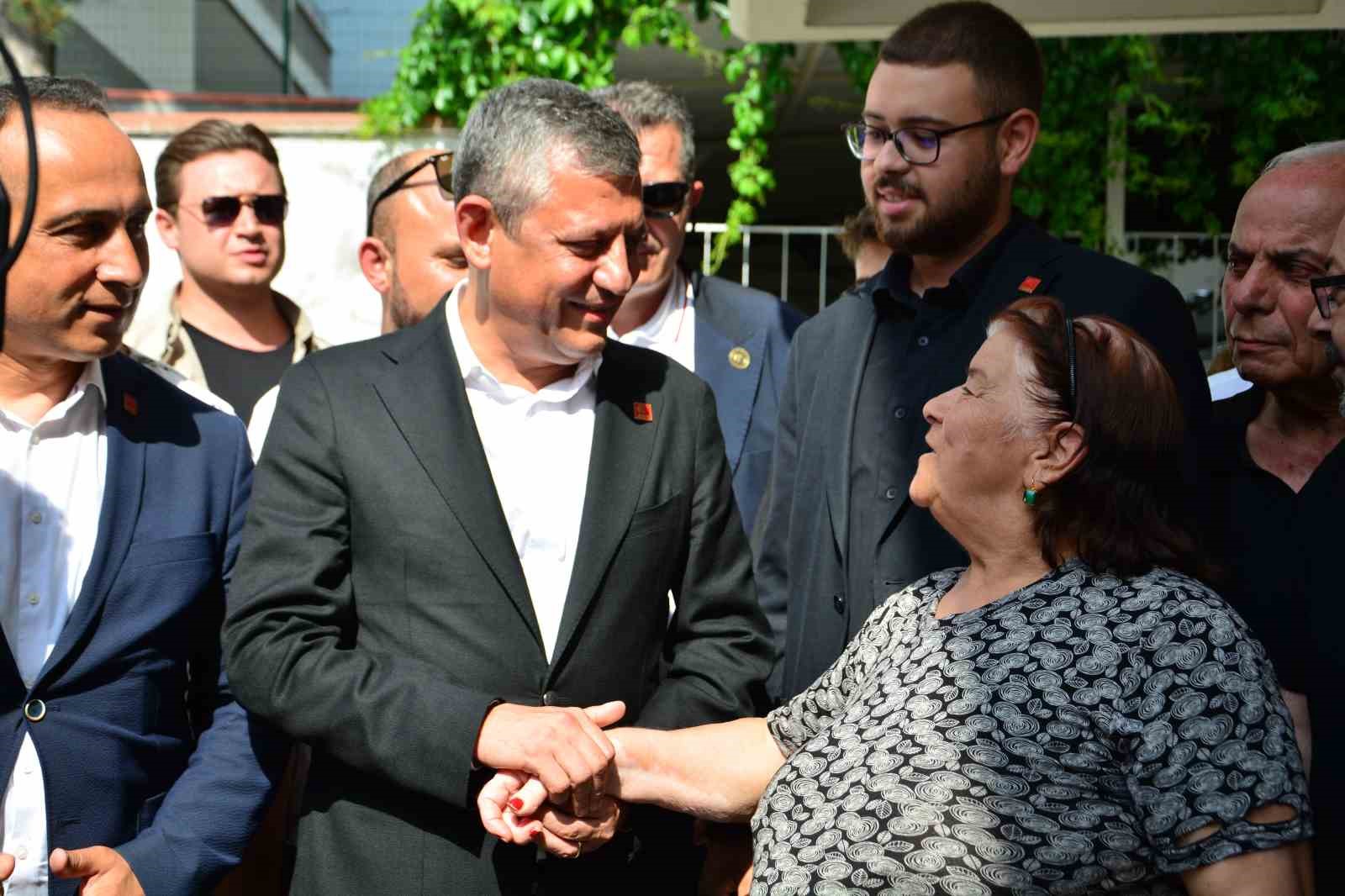 Özgür Özel’den eski milletvekili Köse’ye başsağlığı ziyareti