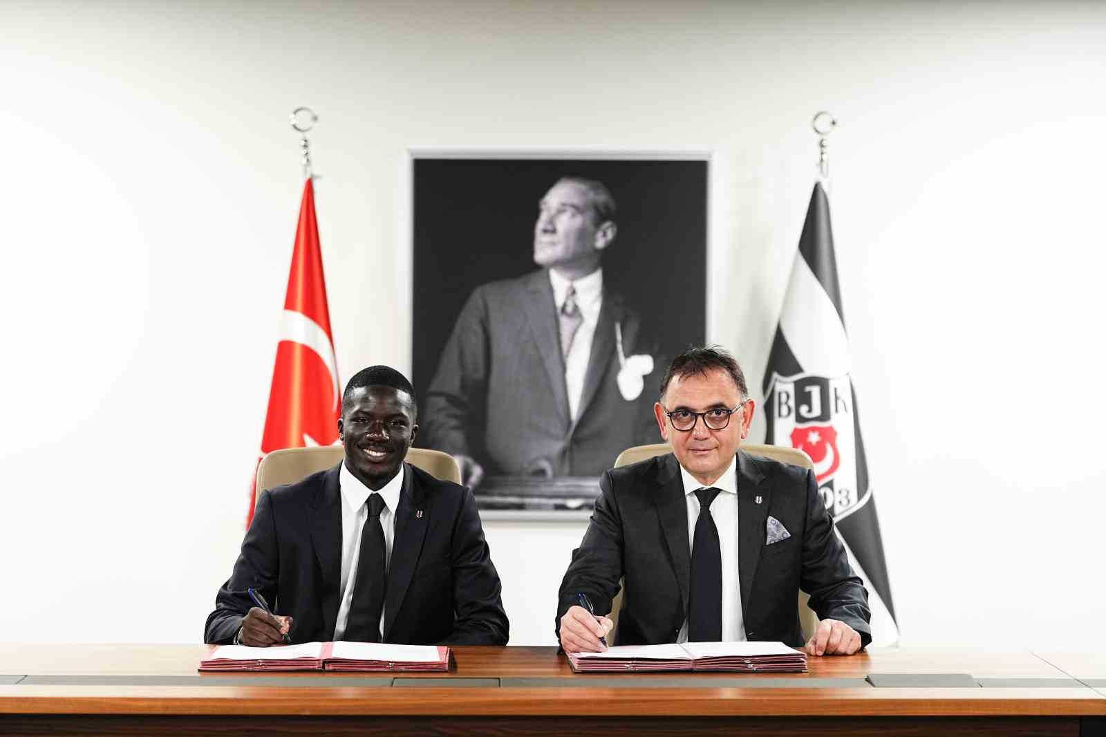 Beşiktaş, Ouattara ile 4 yıllık sözleşme imzaladı