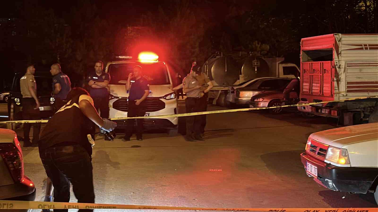 Burdur’da aracın içinde hareketsiz bulunan genç hastanede hayatını kaybetti