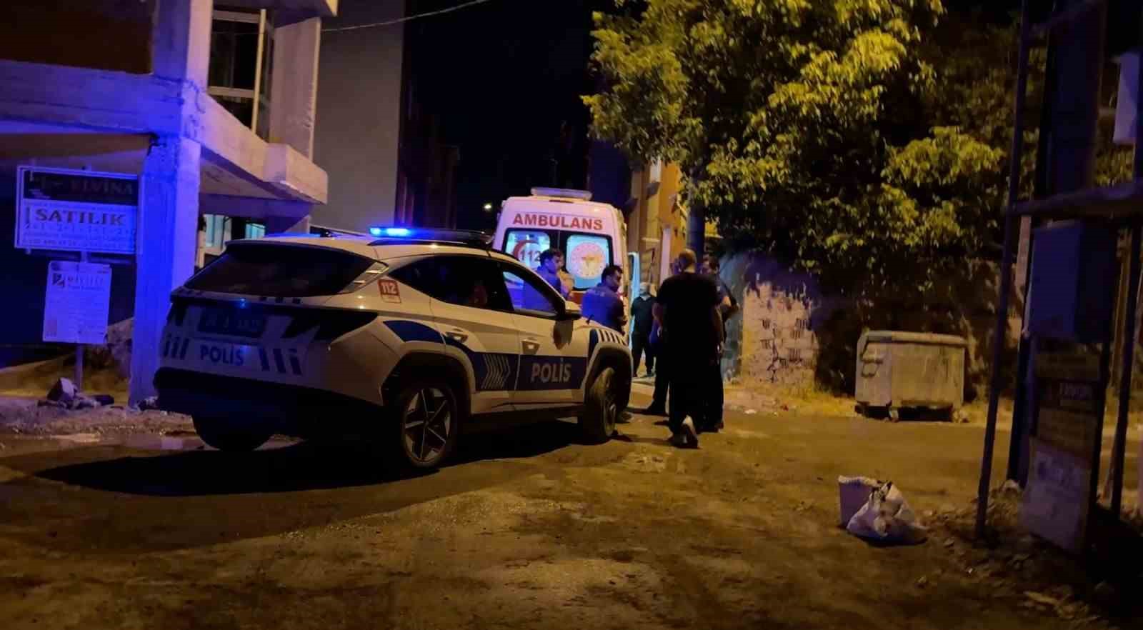 Sevgilisi ile tartışıp kendini bıçaklamaya çalışan şahıs ekipleri harakete geçirdi