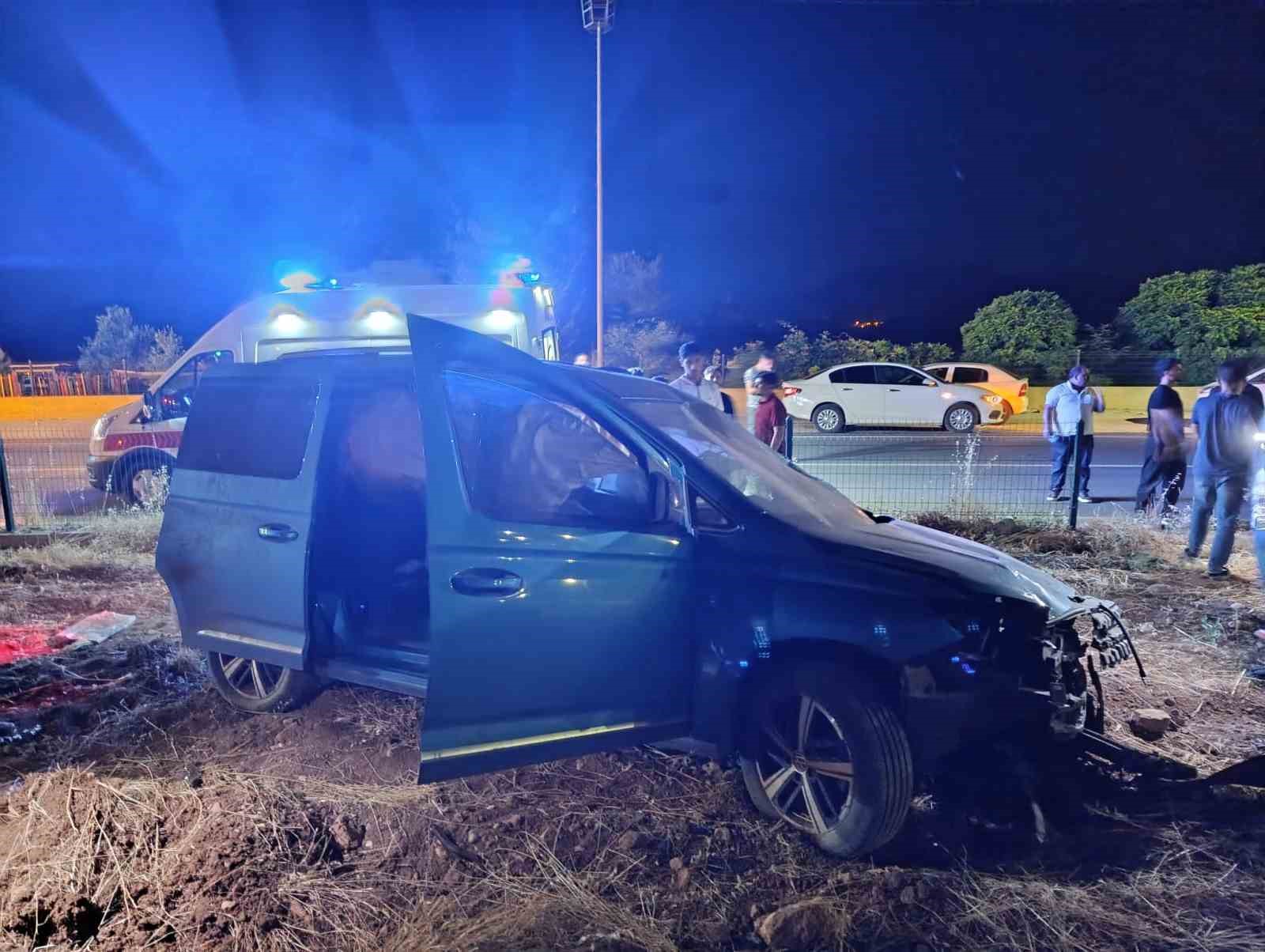 Gercüş’te hurdaya dönen araçtan burnu bile kanamadan çıktı