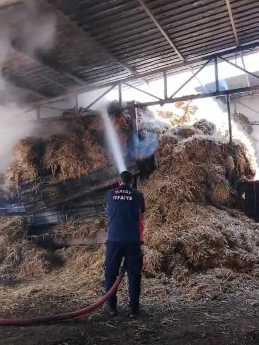 Reyhanlı’da samanlık yangını