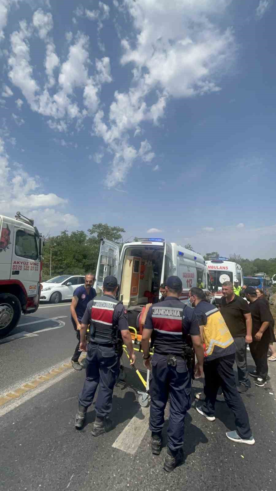 Tekirdağ’da devrilen motosikletteki 3 kişi yaralandı