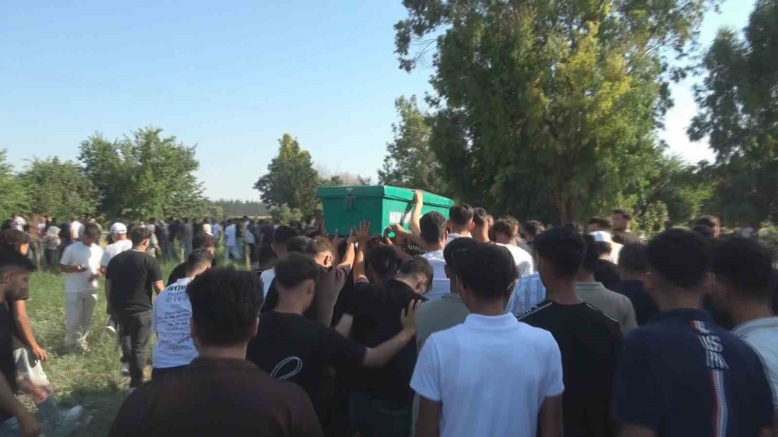 Husumetlisi tarafından pompalı tüfekle vurulan 19 yaşındaki genç öldü