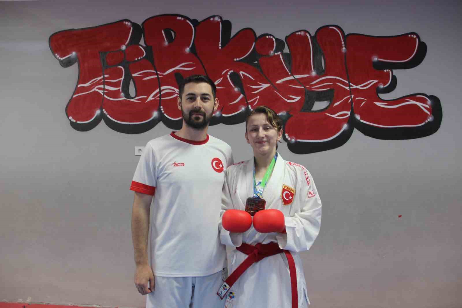Manisa Celal Bayar Üniversitesi sporcusu Nurbade Büber, dünya zirvesine çıktı
