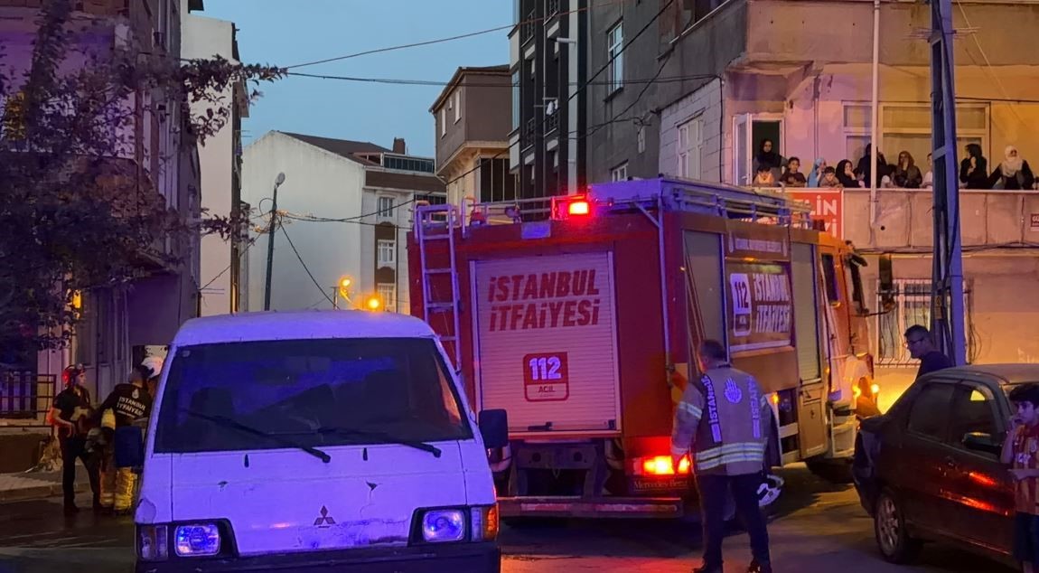 "Uzaklaştırma kararı bulunan eşin, havalandırma boşluğundan girerek evi ateşe verdiği" iddiası