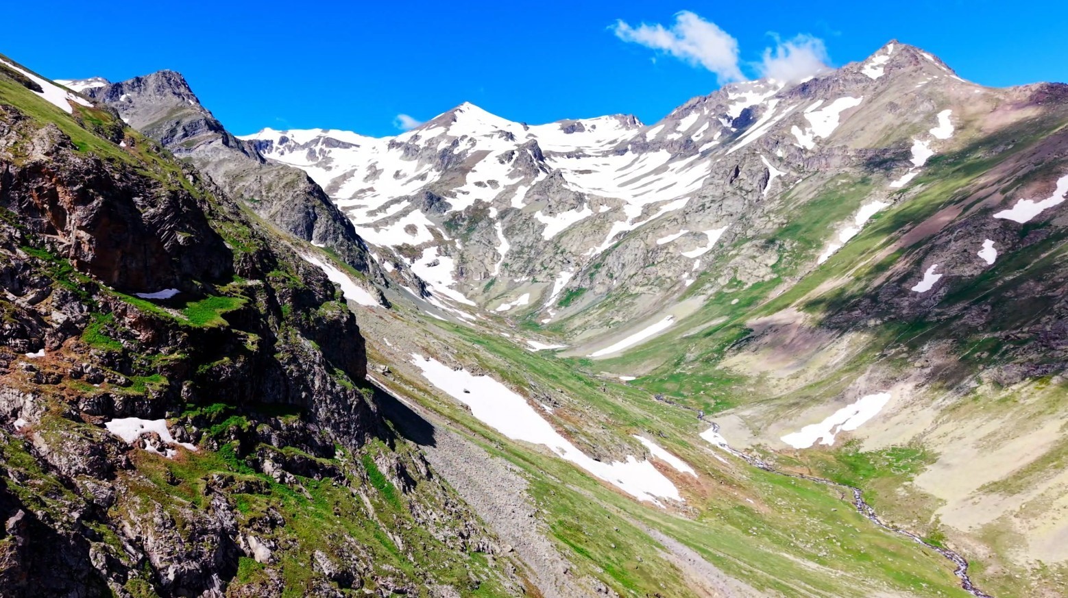 Gümüşhane’nin karlı zirveleri dronla görüntülendi
