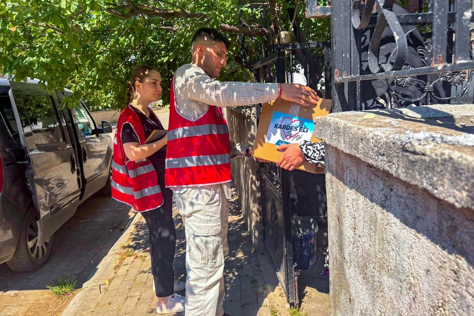 Kardeş Eli Projesi binlerce aileye umut oluyor