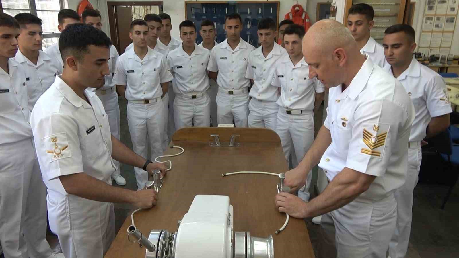 Mavi Vatan’ın astsubay adayları yeni nesil teknolojilerle yetiştiriliyor
