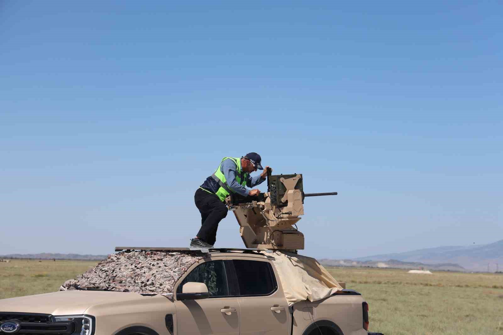 24 ülkenin askeri yetkilileri canlı izledi: TOLGA, kamikaze İHA ve dron saldırılarını başarıyla durdurdu
