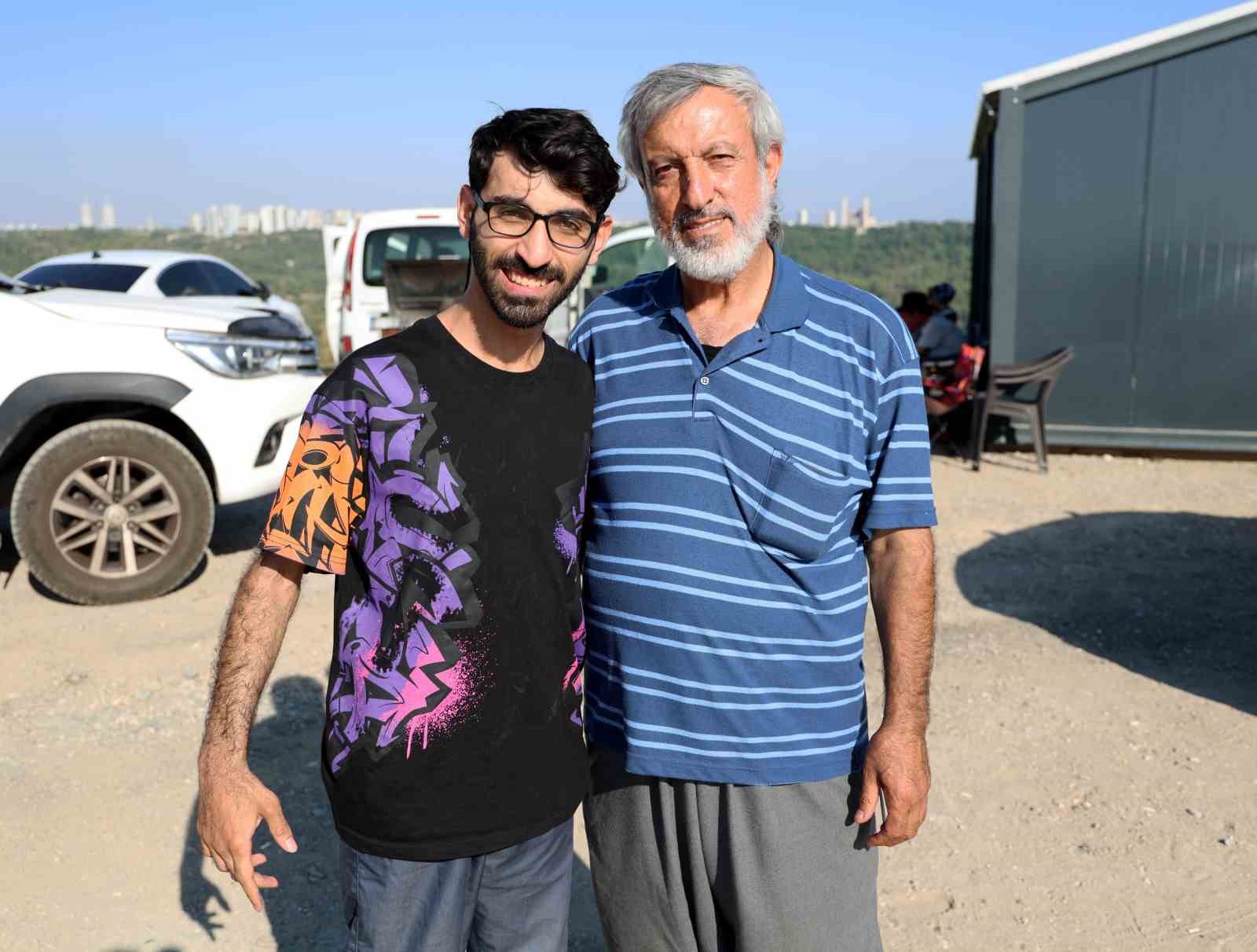 Serebral palsili Cabbar doğum gününde yamaç paraşütüyle uçtu