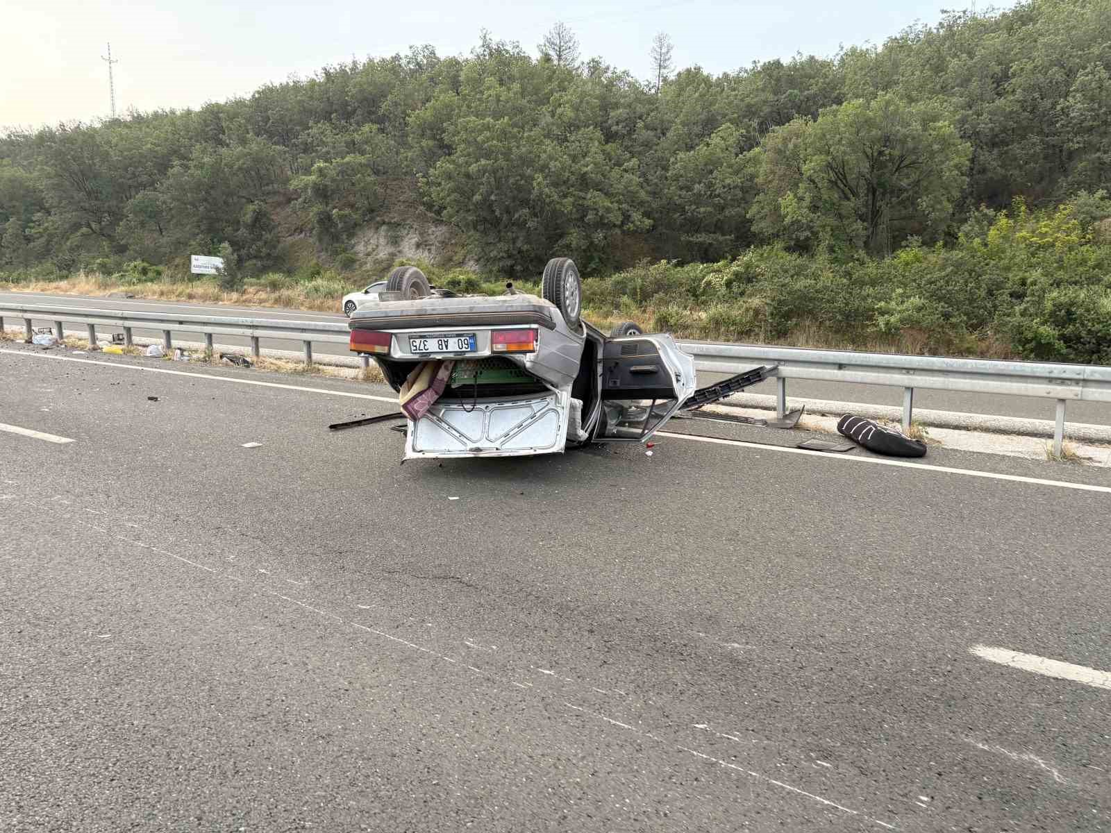 D100’de 3 araçlı trafik kazası: 1 ağır yaralı