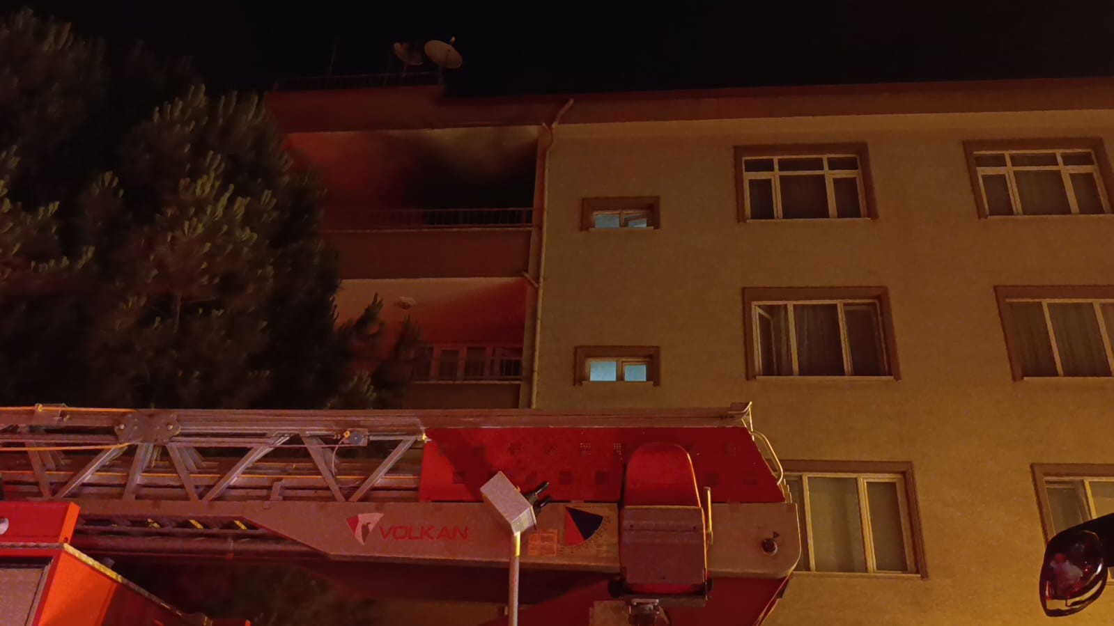 Bursa’da apartman dairesinde çıkan yangın paniğe neden oldu