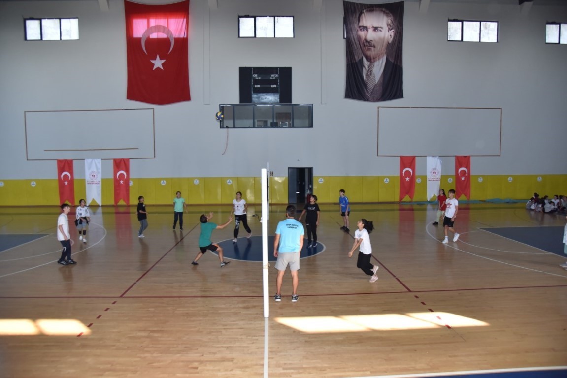 Kartepe’de yaz spor okullarında 10 branşta eğitim verilecek