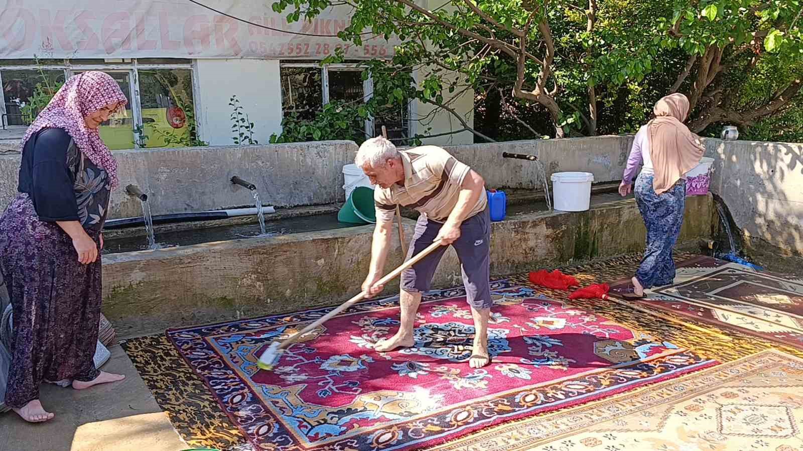 Yozgat’ta geleneksel halı yıkama mesaisi başladı
