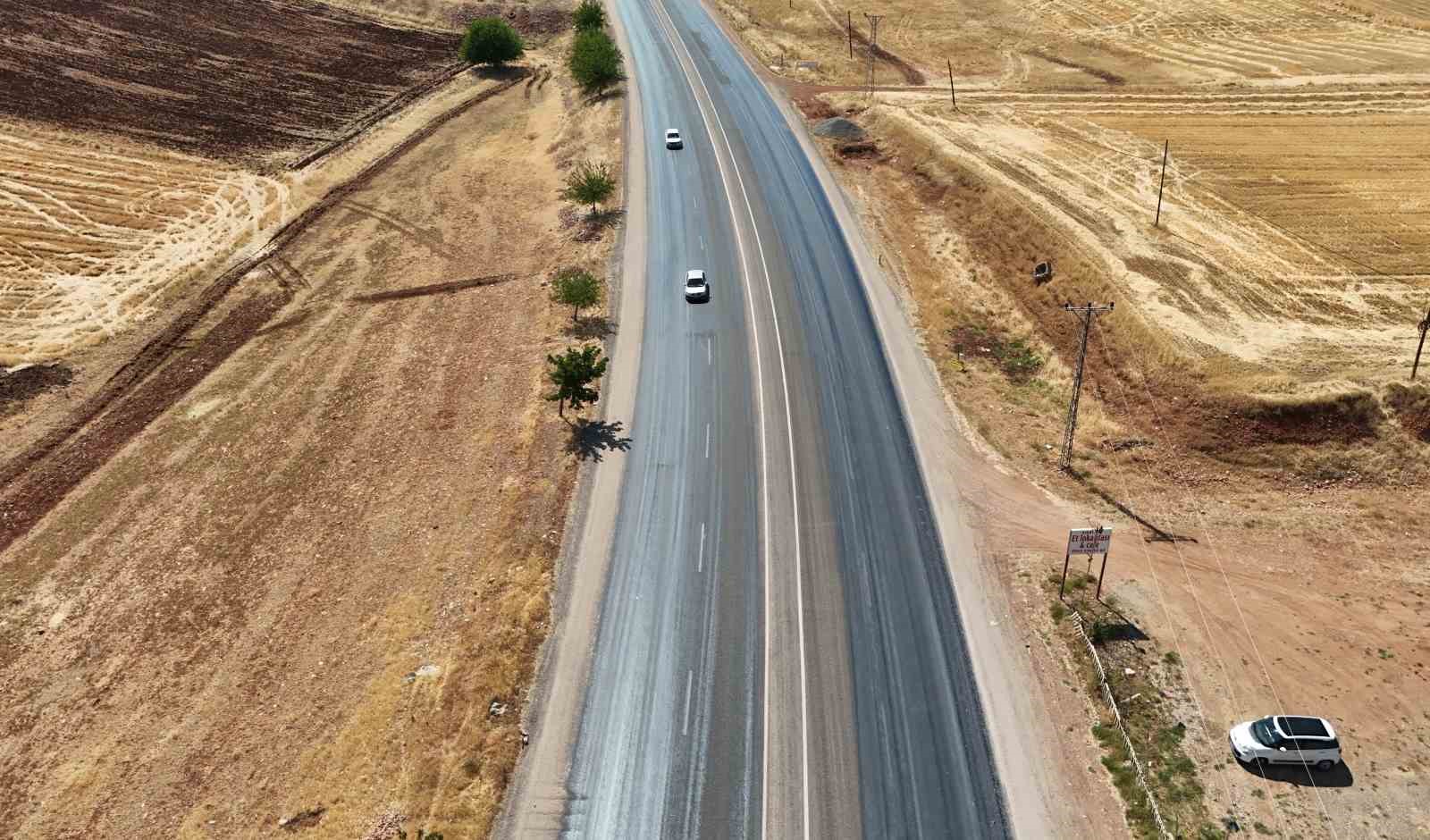 Adıyaman’da sıcak hava asfaltı eritti