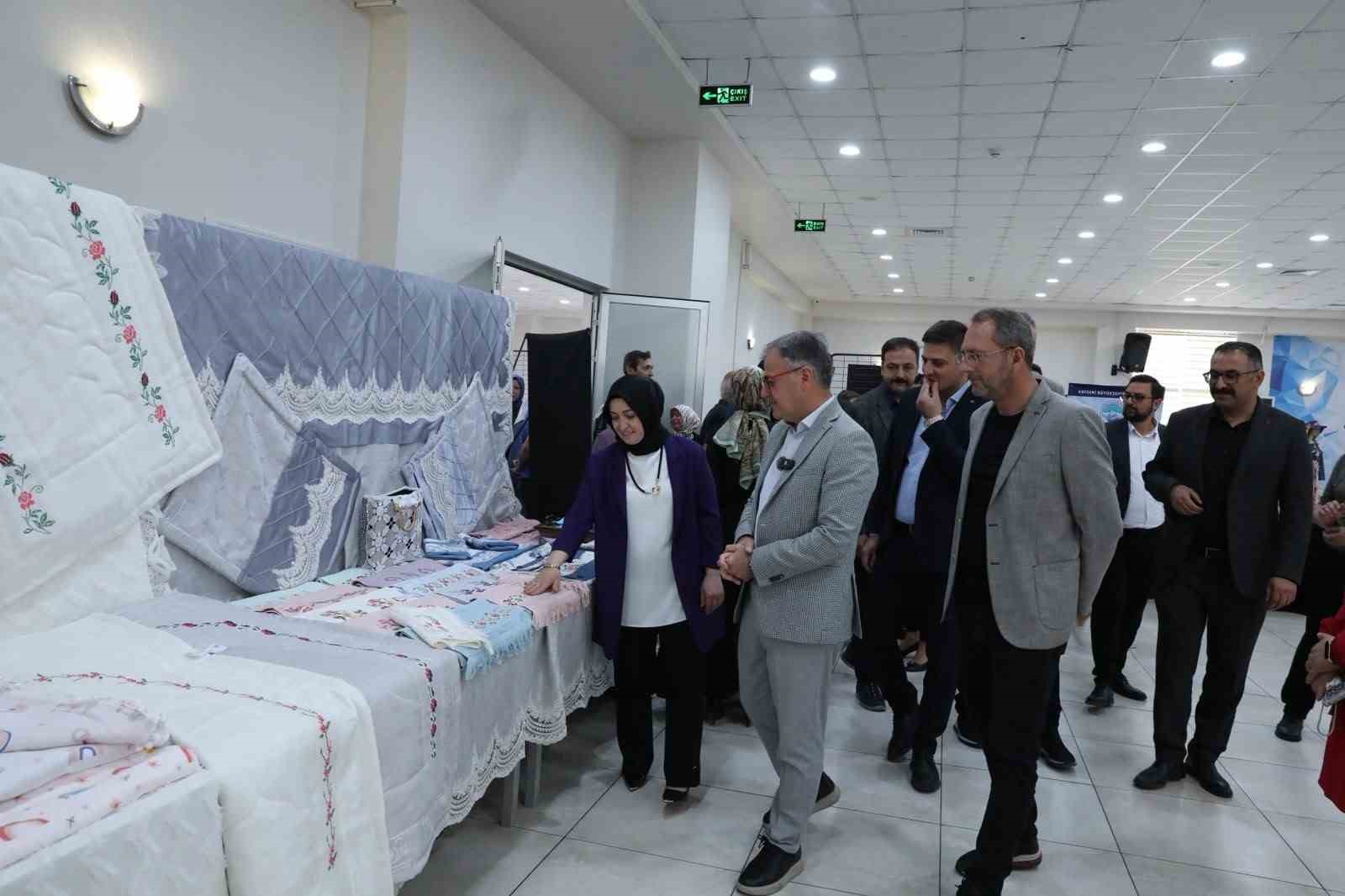 Başkan Özdoğan’dan KAYMEK kursiyerlerine tam not