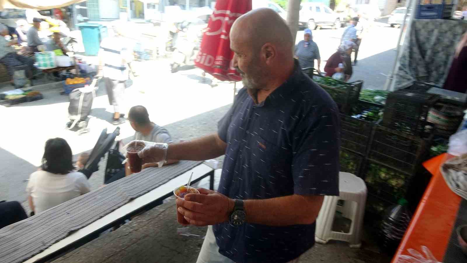 Muğla’da kavurucu sıcaklarda kar helvası ile serinliyorlar