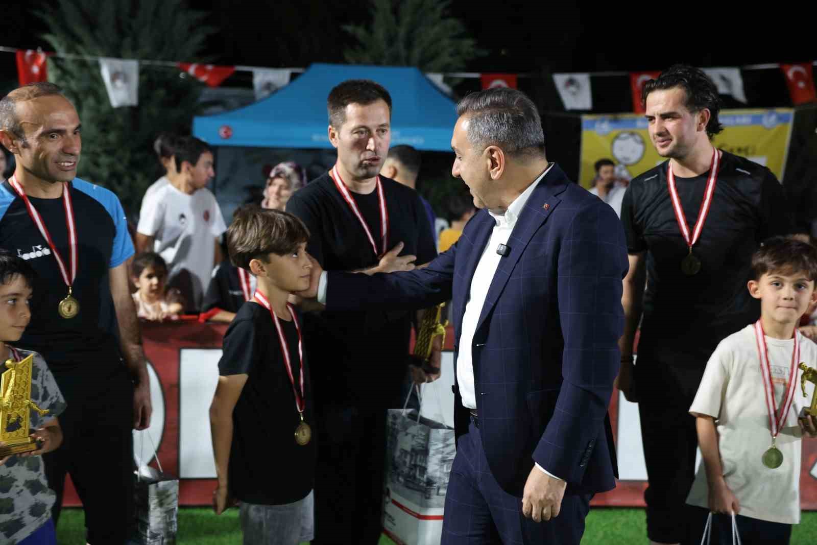 Sungurlu’da ayak tenisi turnuvası kıyasıya mücadelelere sahne oldu