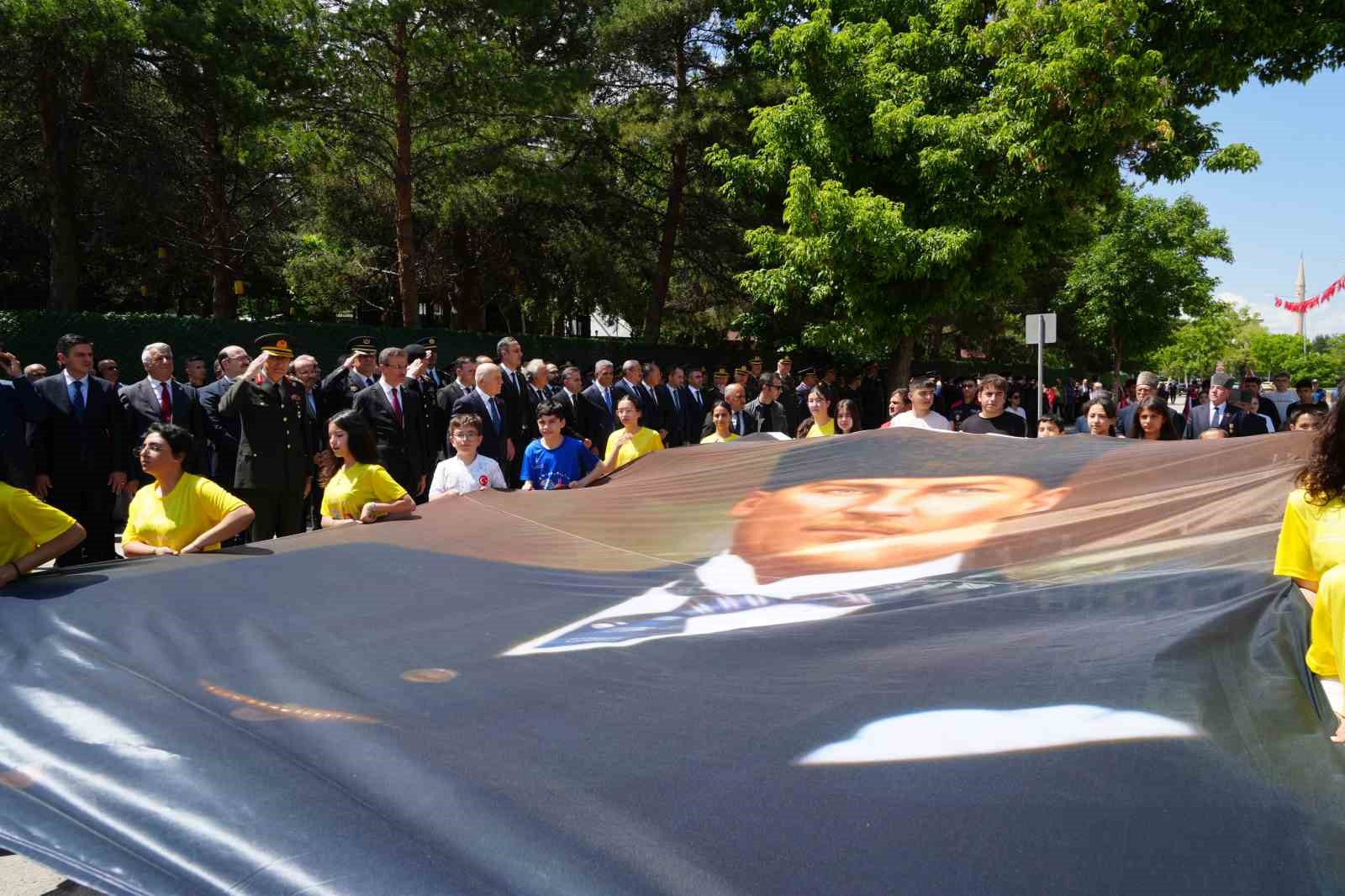 Atatürk’ün Erzurum’a gelişinin 107’nci yıl dönümü törenle kutlandı