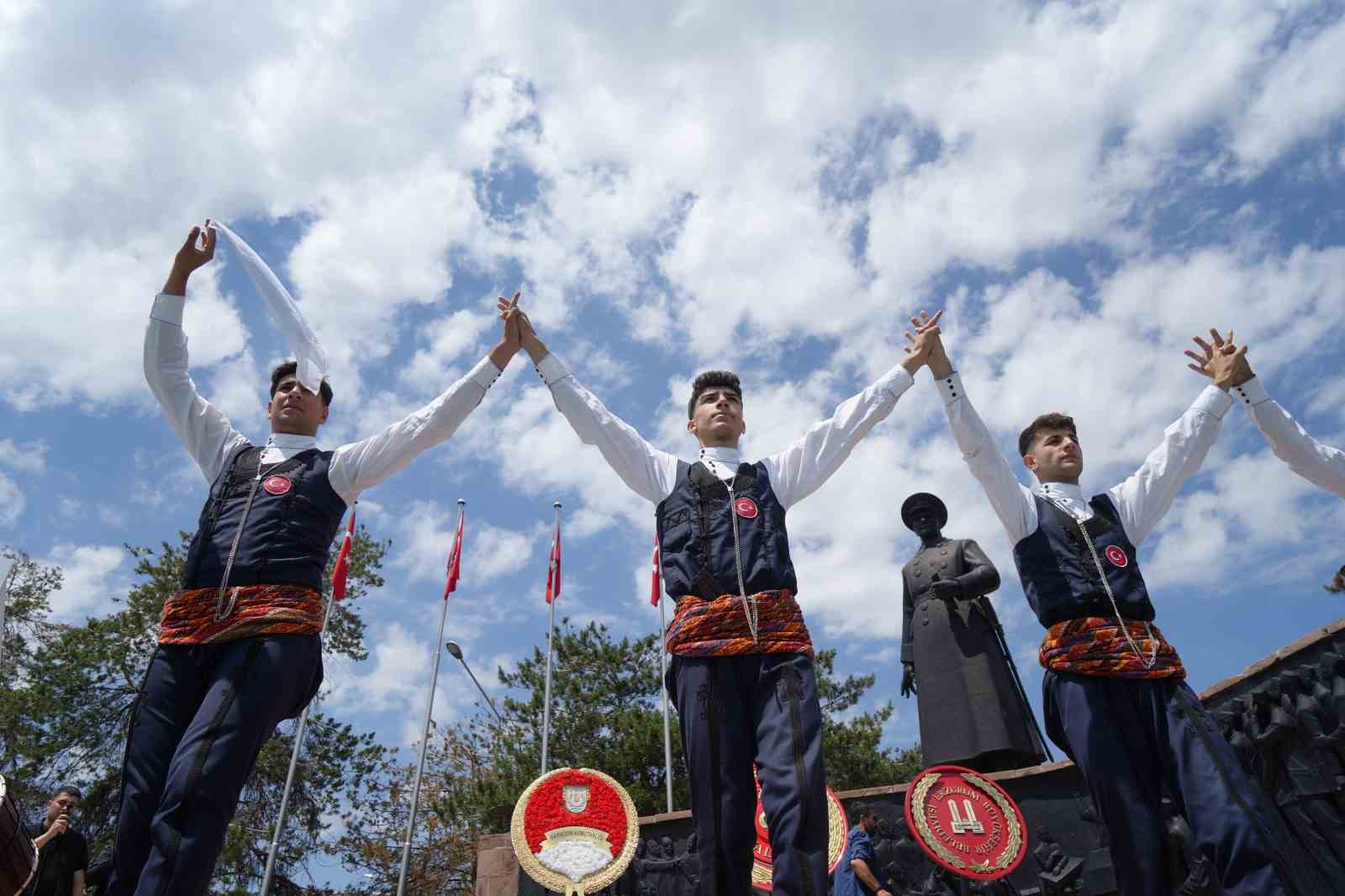 Atatürk’ün Erzurum’a gelişinin 107’nci yıl dönümü törenle kutlandı