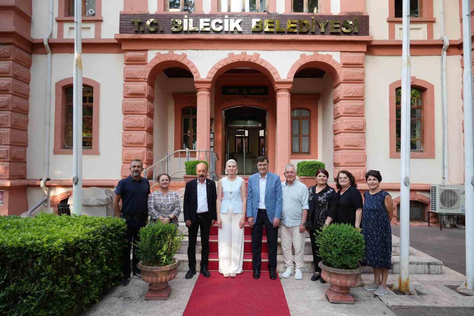 Kütahya Belediye Başkanı Eyüp Kahveci’den görevden alınan il başkanına destek