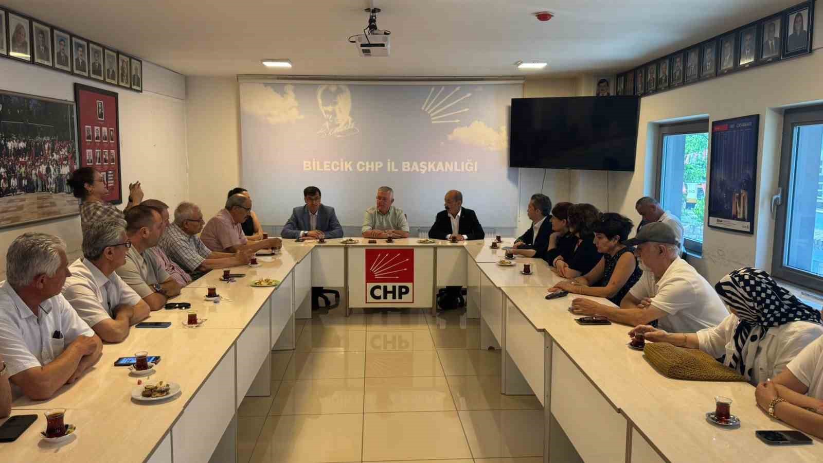 Kütahya Belediye Başkanı Eyüp Kahveci’den görevden alınan il başkanına destek