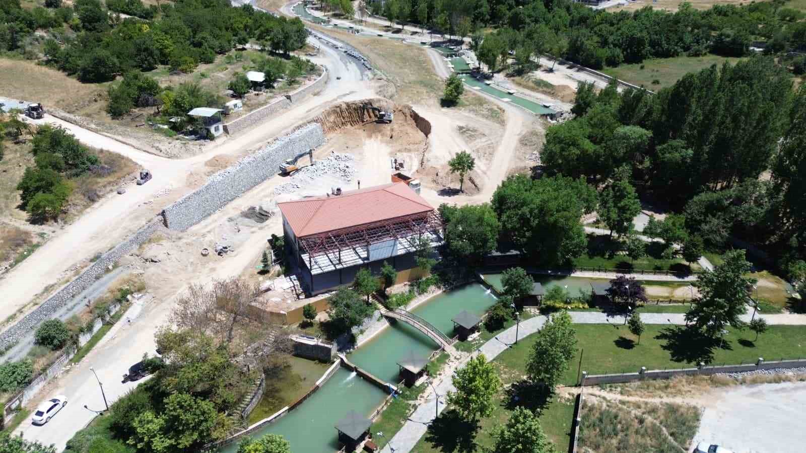 Battalgazi Belediyesi parklarda kendi üretimini kullanıyor