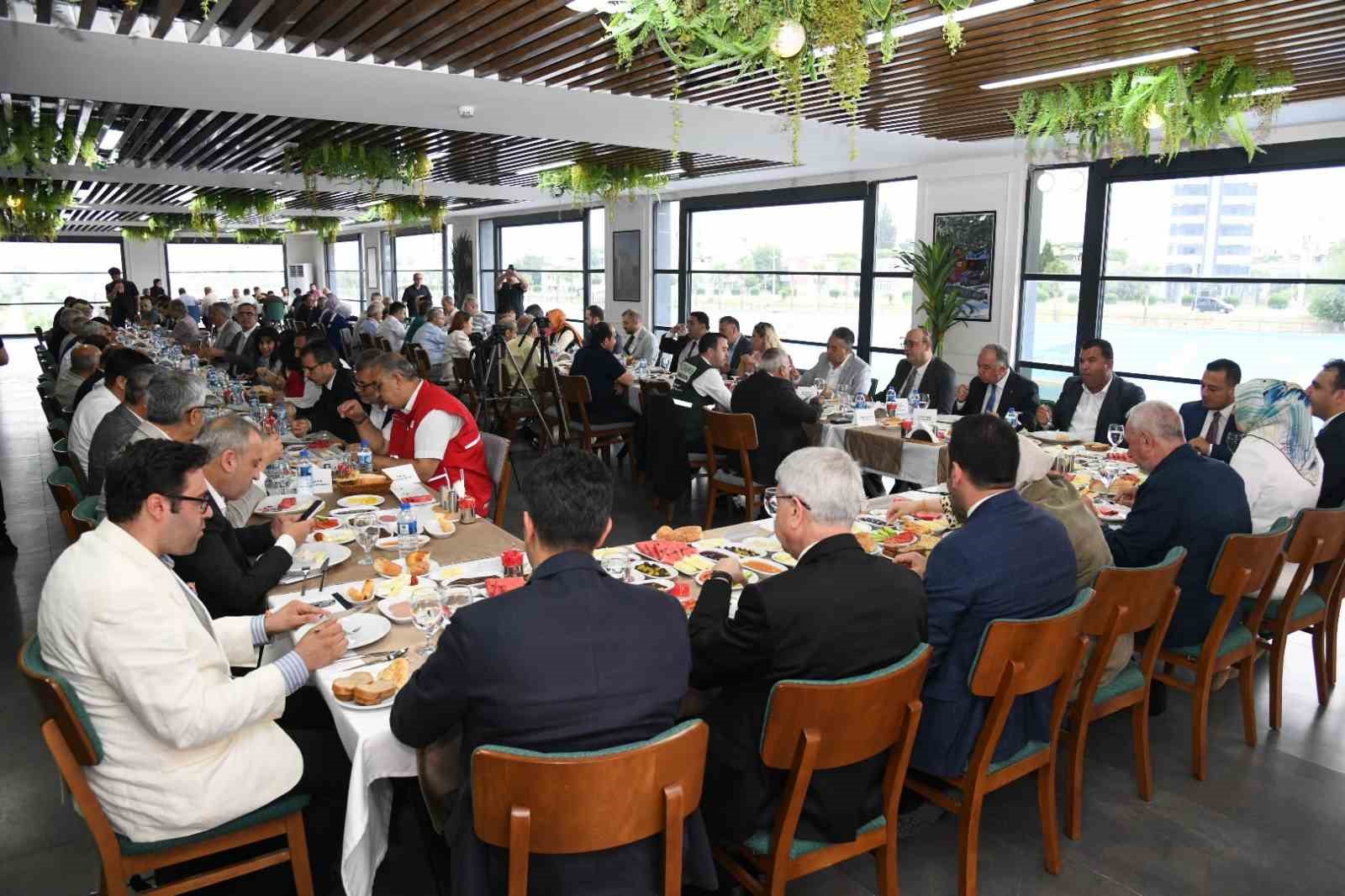 Uygur: "Bu millet, kardeşlik bağlarıyla birbirine bağlı bir millettir"