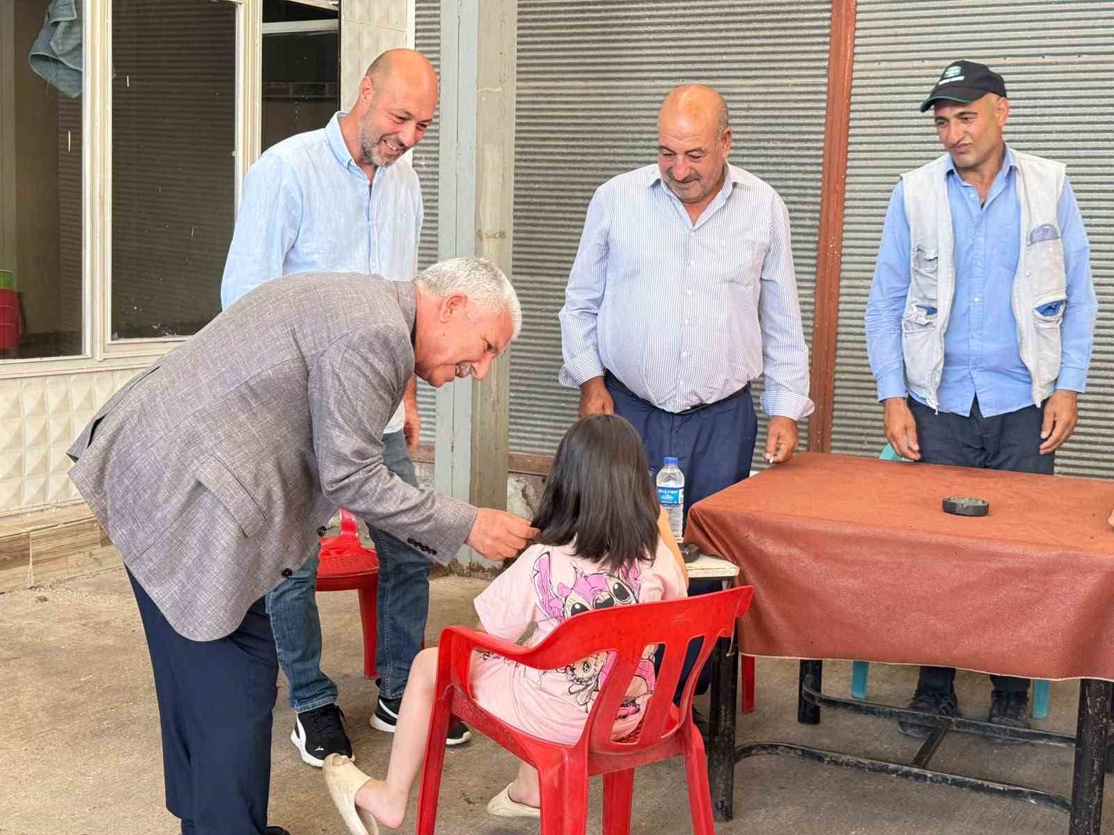 Başkan Karamehmetoğlu vatandaşlarla bir araya geldi