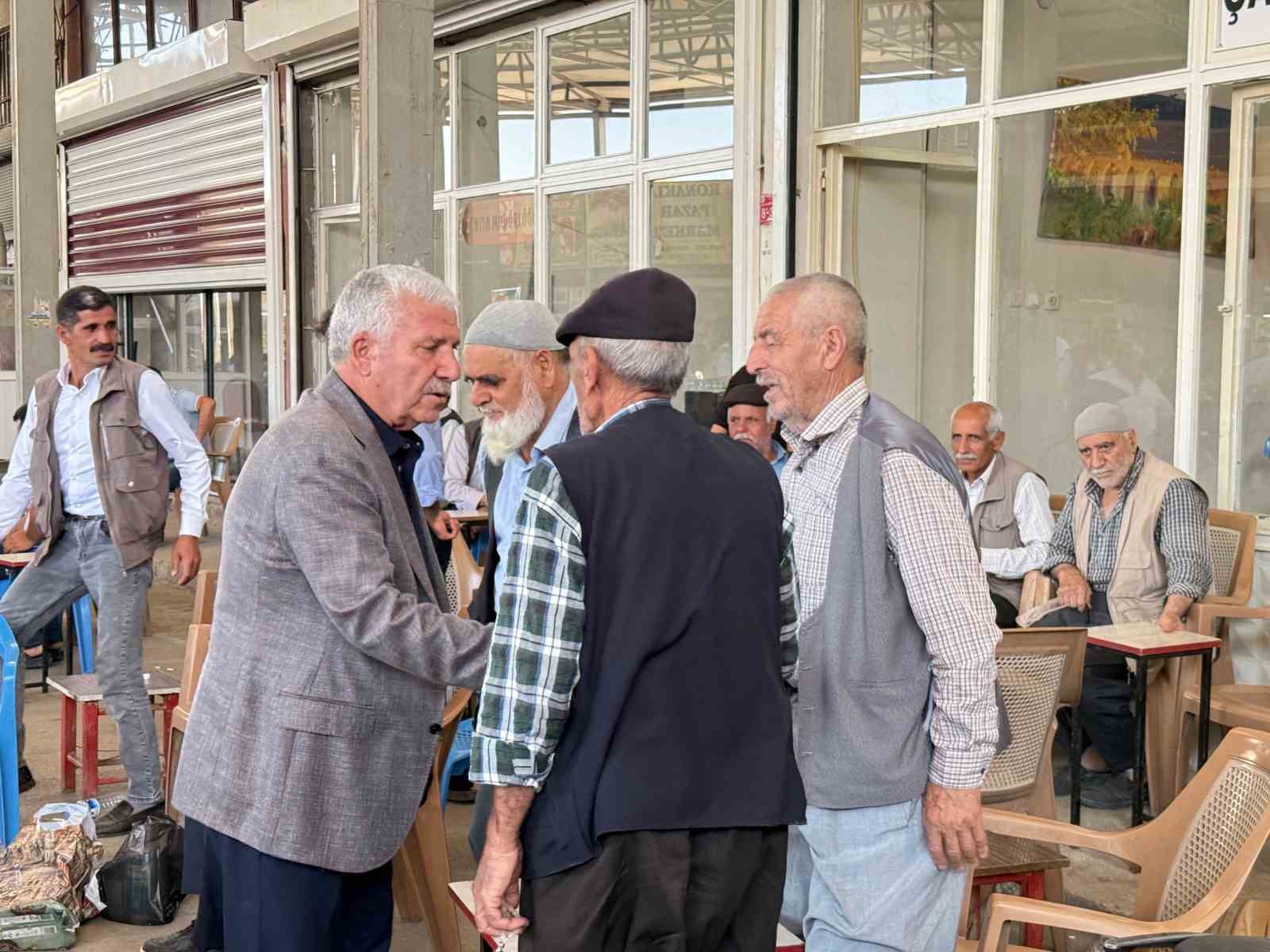 Başkan Karamehmetoğlu vatandaşlarla bir araya geldi