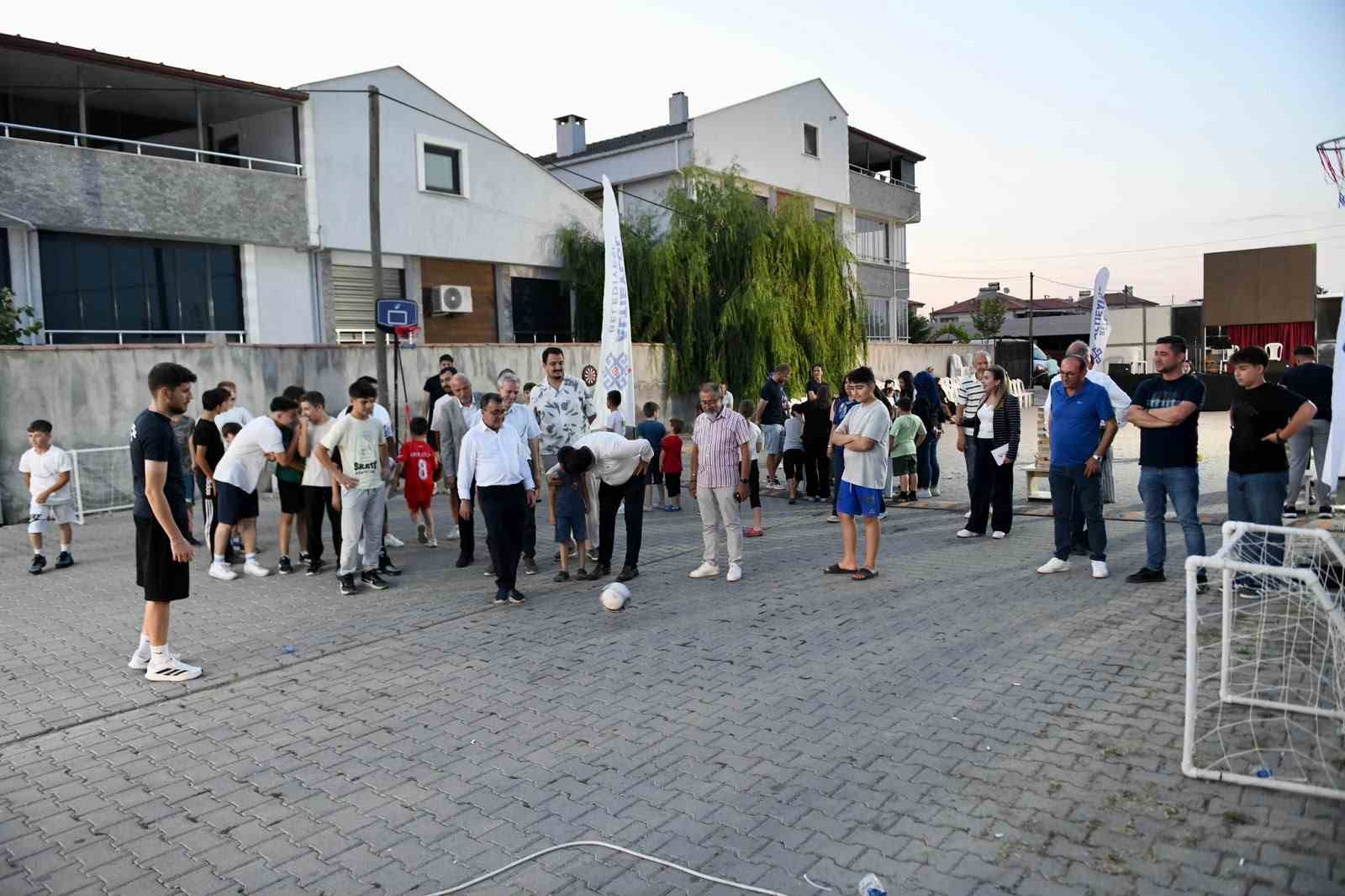 Altıeylül’ de kırsal mahalleler yaz akşamlarında şenleniyor