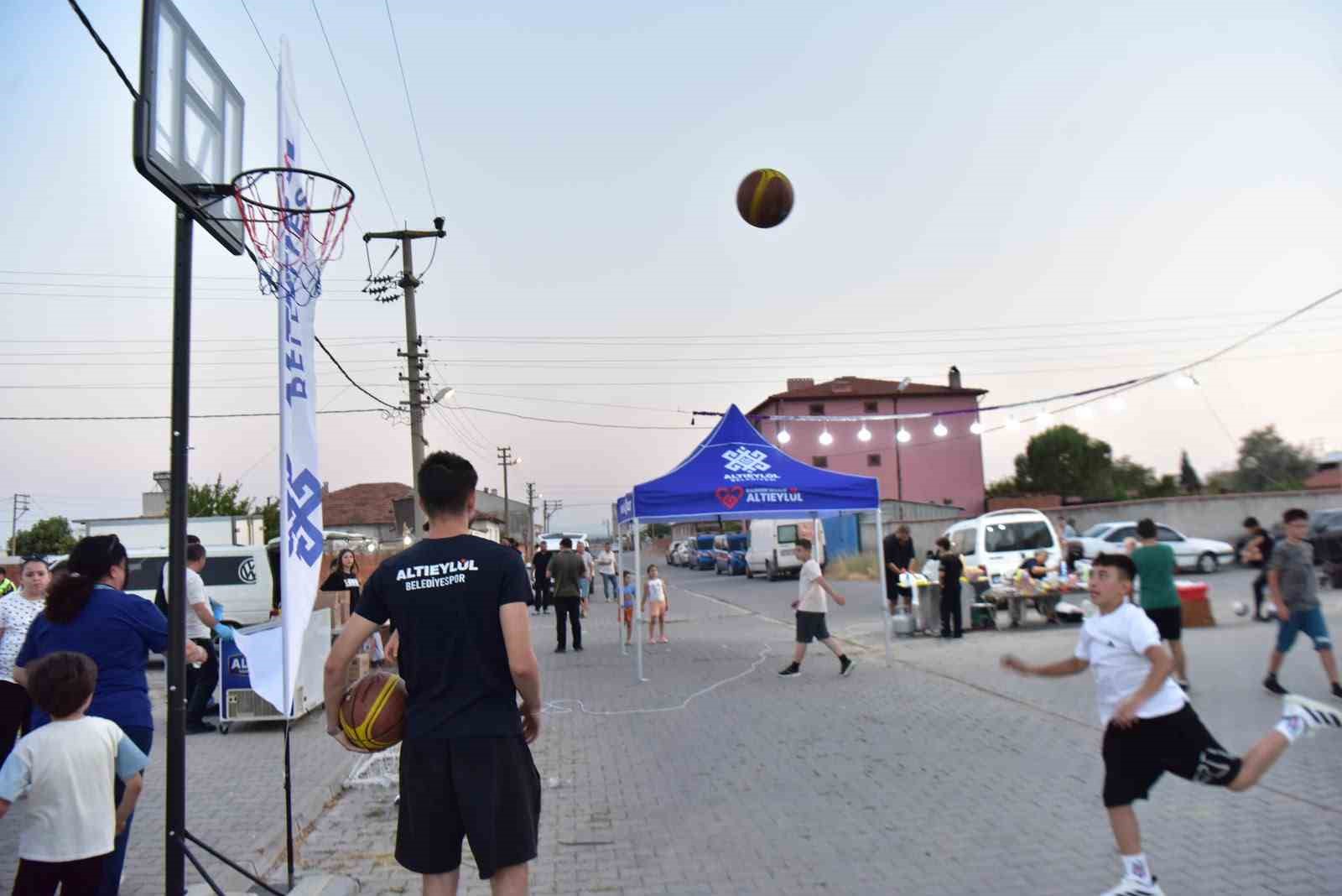 Altıeylül’ de kırsal mahalleler yaz akşamlarında şenleniyor