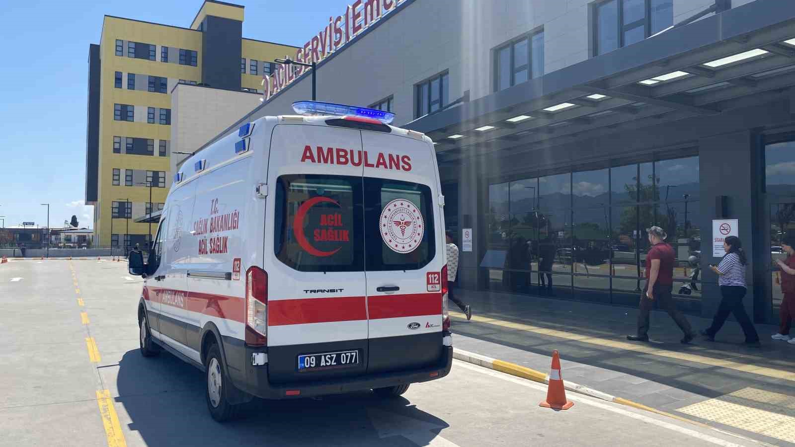 Zakkumun çiçeğini yedi, komalık oldu