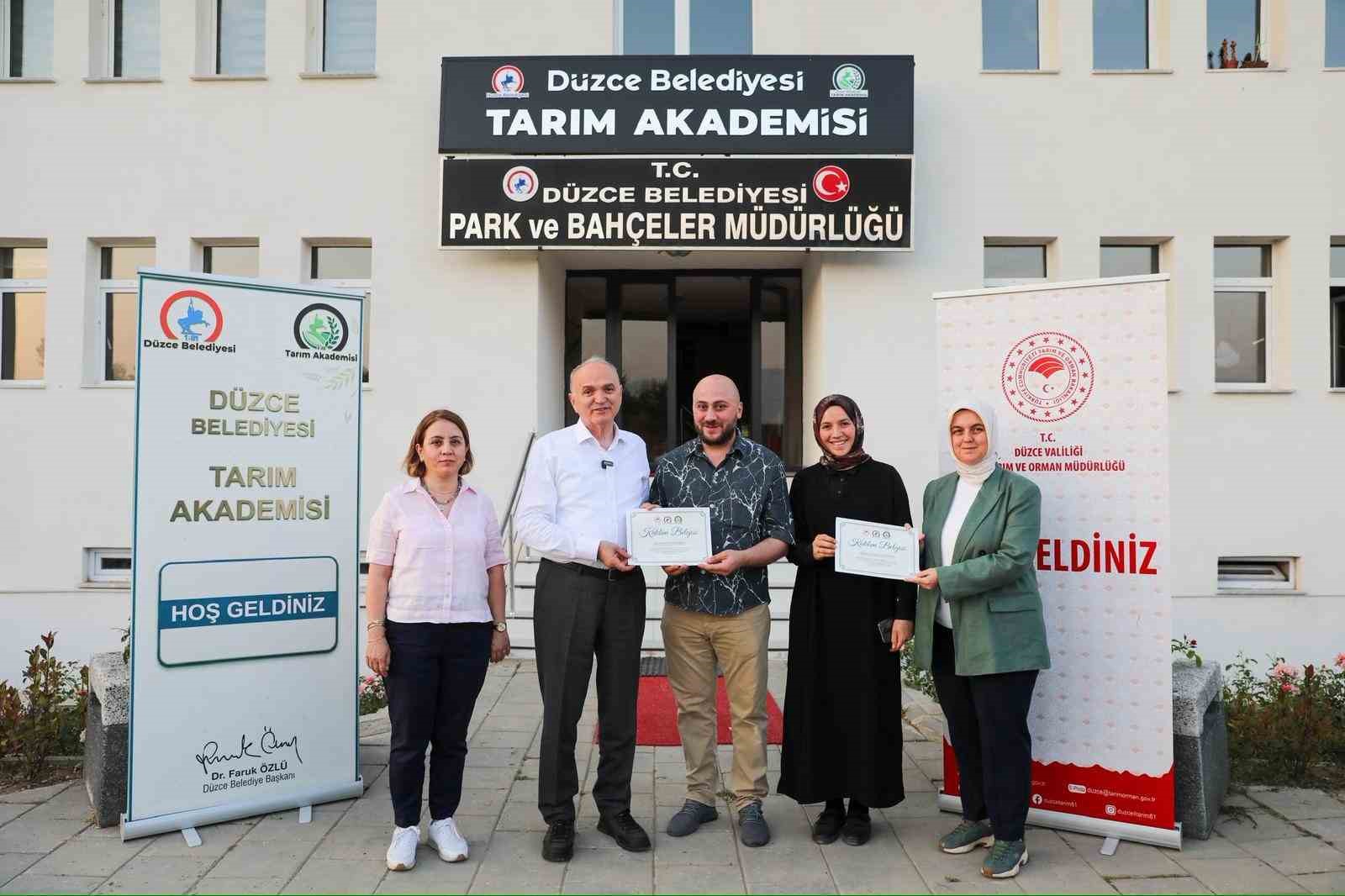 Düzce’de ilk kez yetişen siyez buğdayının hasadı yapıldı