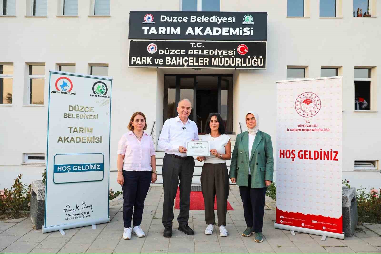 Düzce’de ilk kez yetişen siyez buğdayının hasadı yapıldı