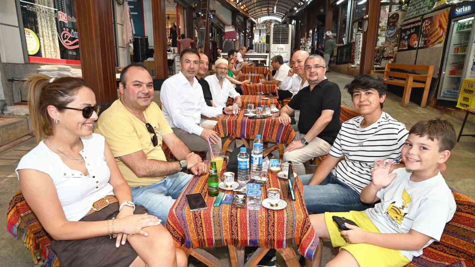 Başkan Erdoğan üye ve esnaf ziyaretlerine devam ediyor