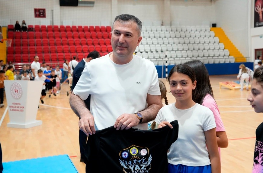 Tavşanlı yaz okulları görkemli törenle kapılarını açtı