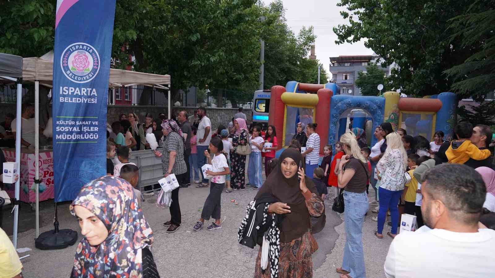 Isparta’da yaz akşamları çocuk sineması ile renkleniyor