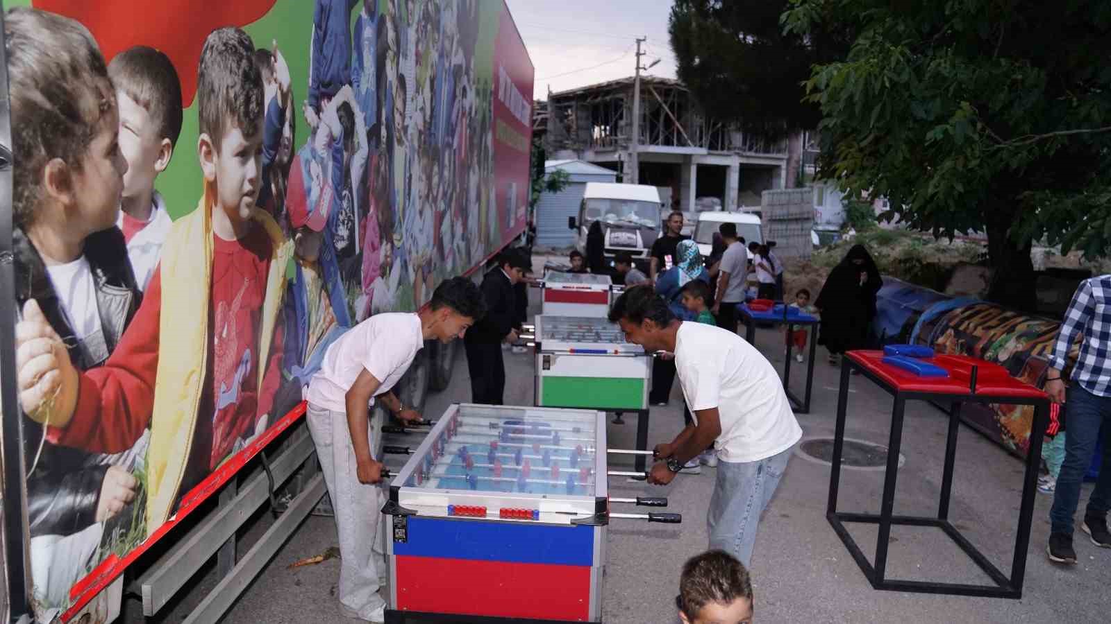 Isparta’da yaz akşamları çocuk sineması ile renkleniyor