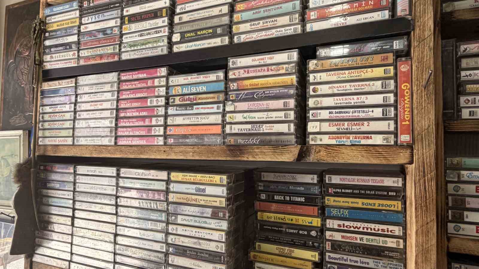 10 yıllık hobi nostalji dükkanına dönüştü