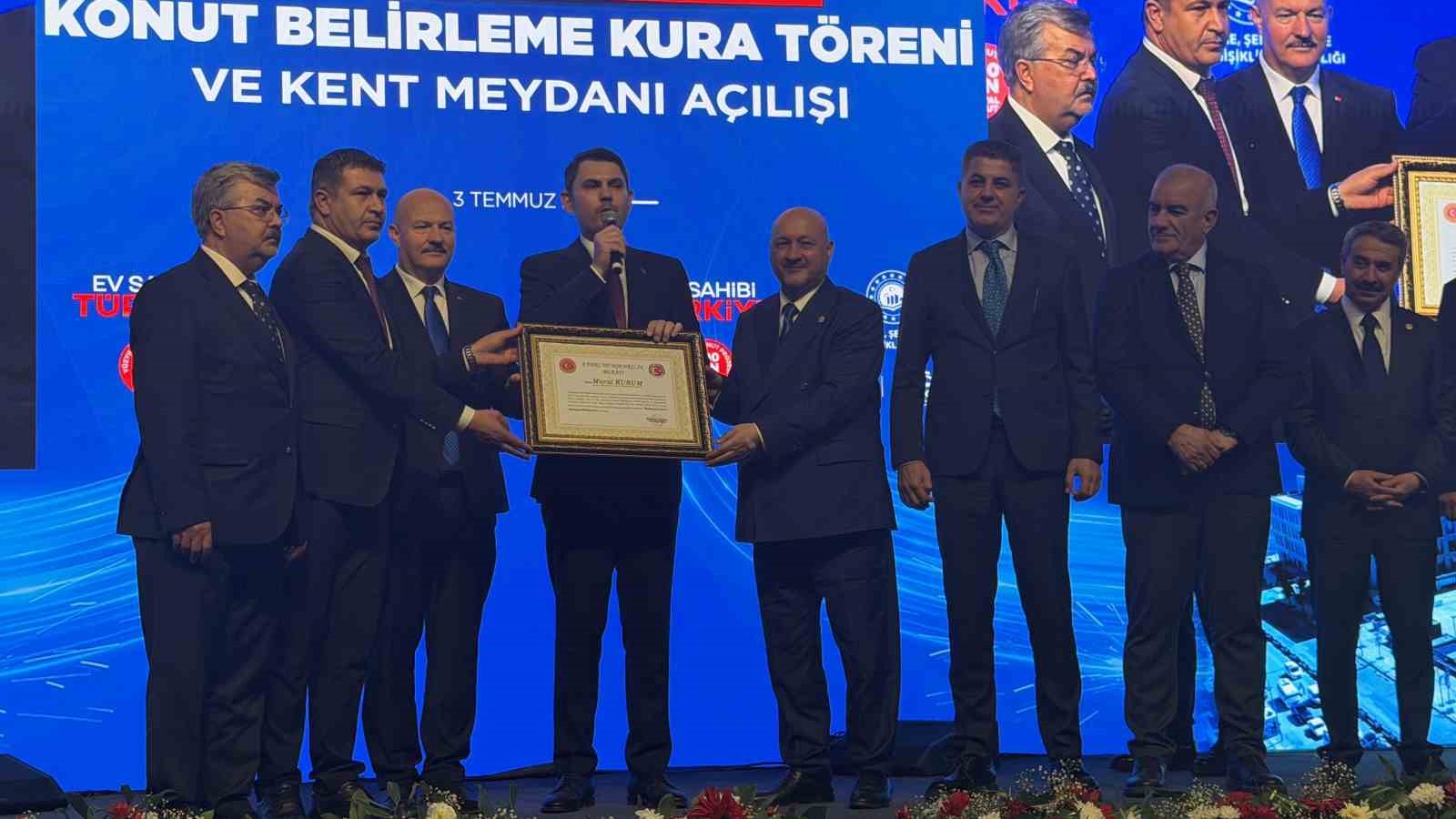 Bakan Kurum: "Adıyaman yıkıldığı yerden doğruldu"