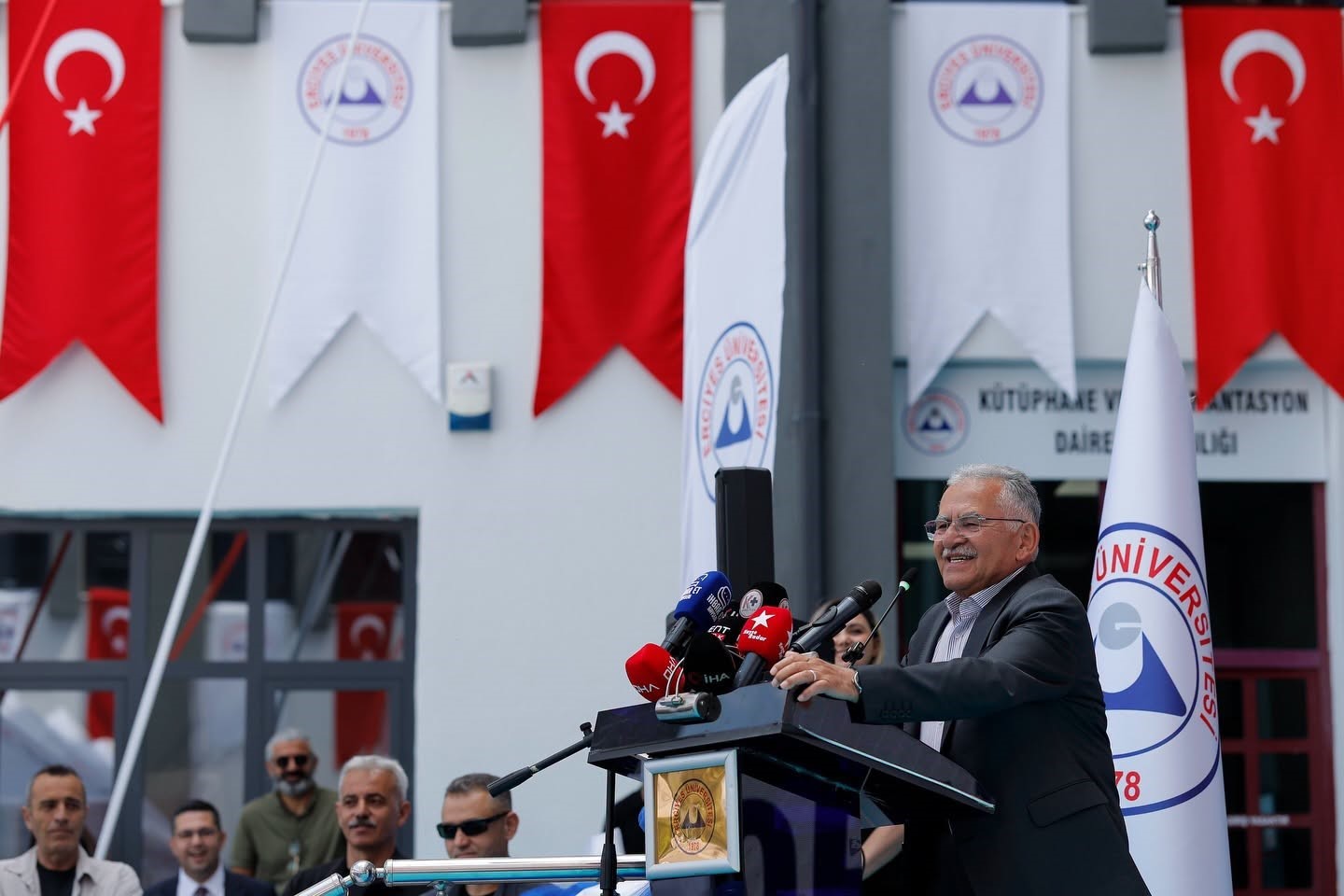 Yenilenen Kadir Has Merkez Kütüphanesi açıldı